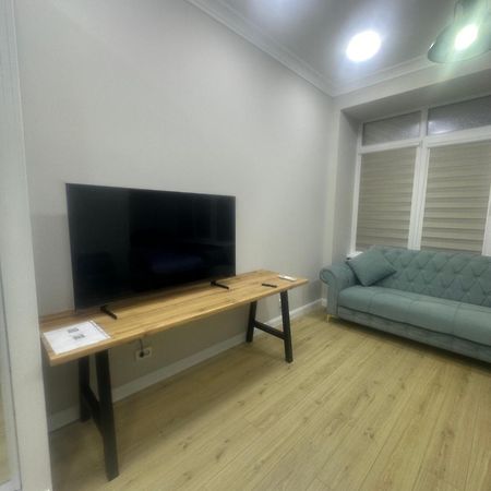 Comfortable Apartment In Central Of Almatý Exterior foto