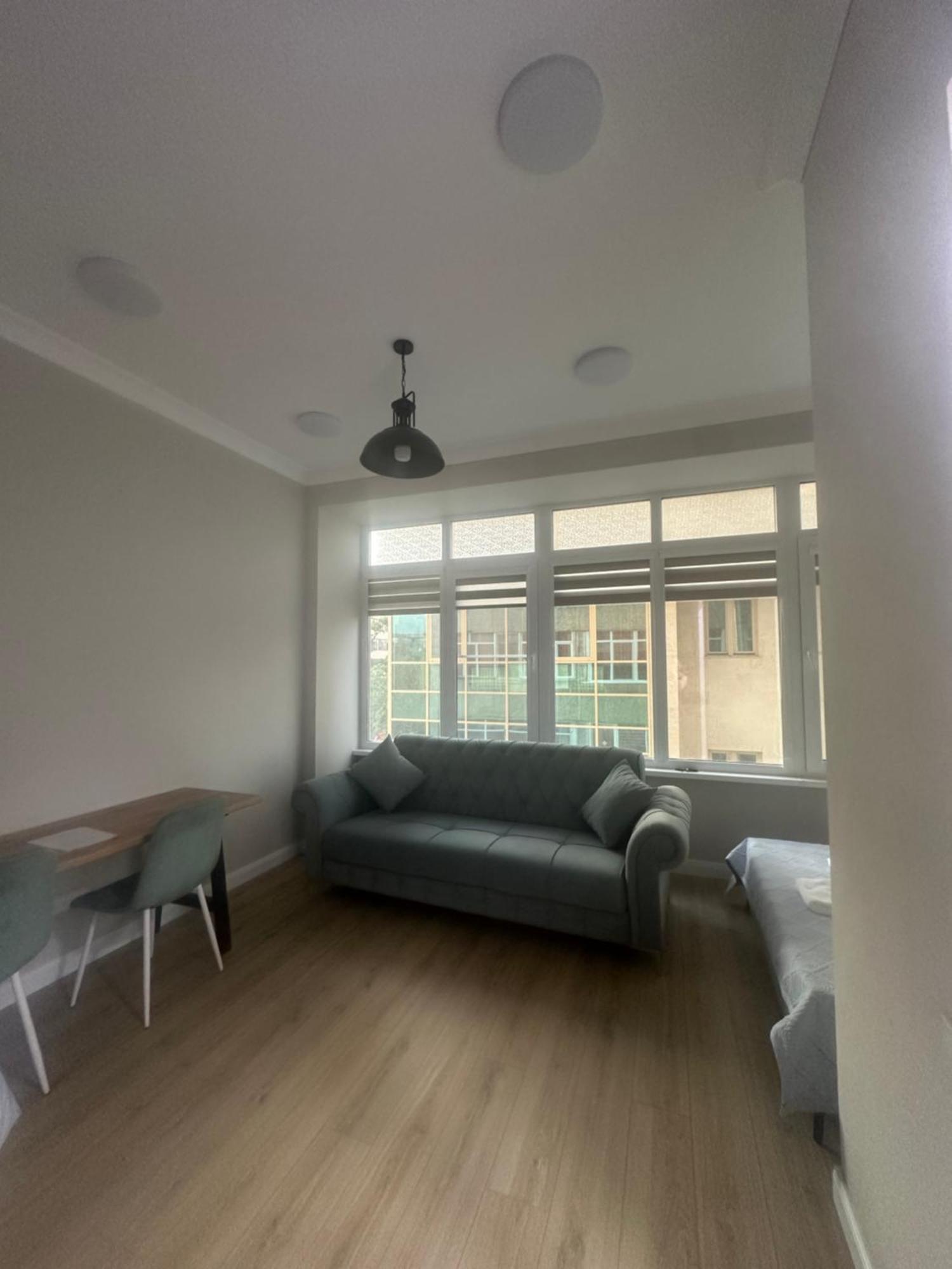 Comfortable Apartment In Central Of Almatý Exterior foto